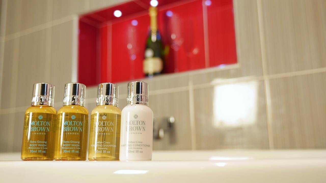 The Oceanic Luxury Aparthotel Falmouth Bagian luar foto