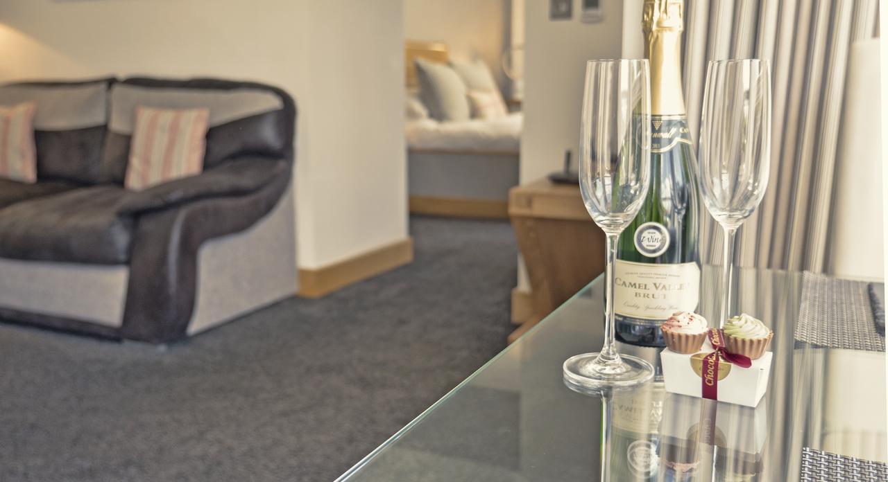 The Oceanic Luxury Aparthotel Falmouth Bagian luar foto