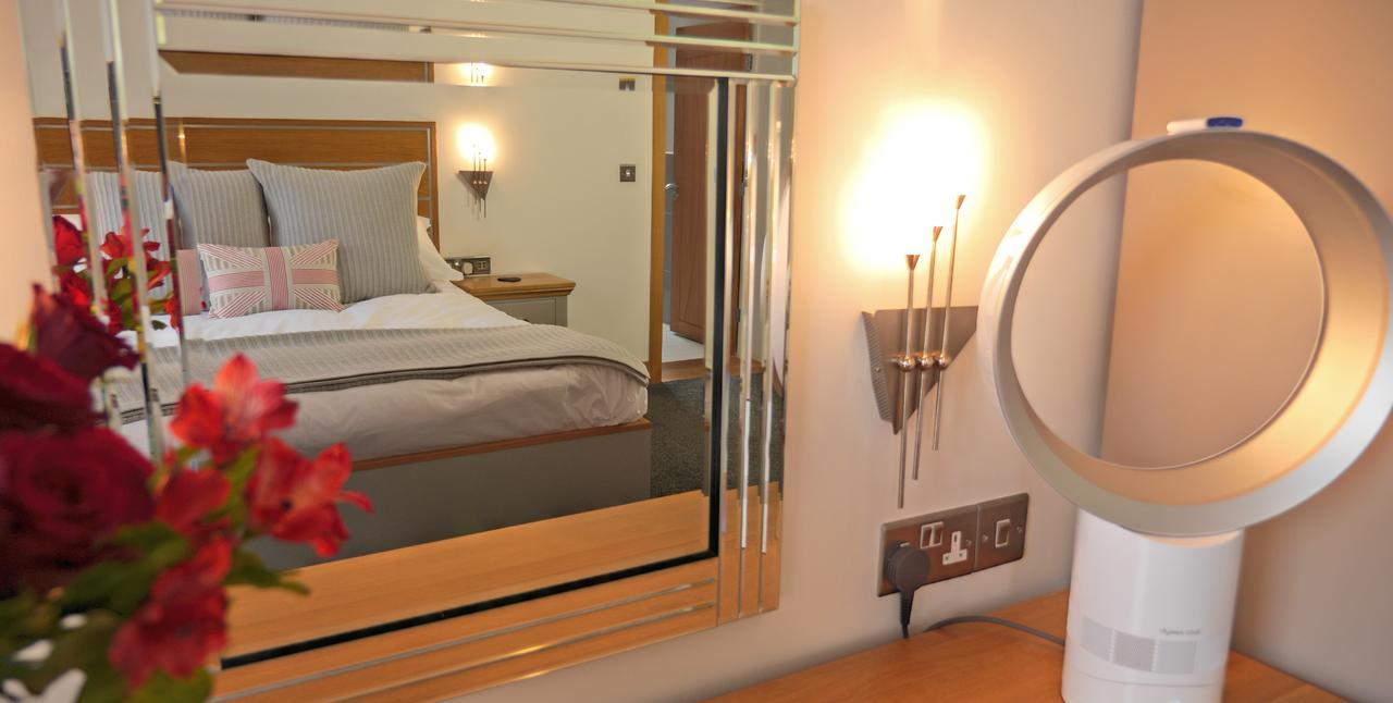 The Oceanic Luxury Aparthotel Falmouth Bagian luar foto