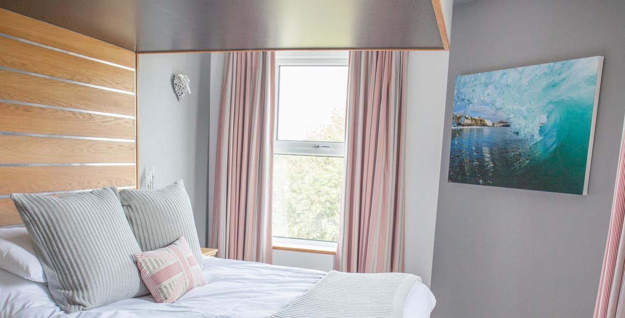 The Oceanic Luxury Aparthotel Falmouth Bagian luar foto