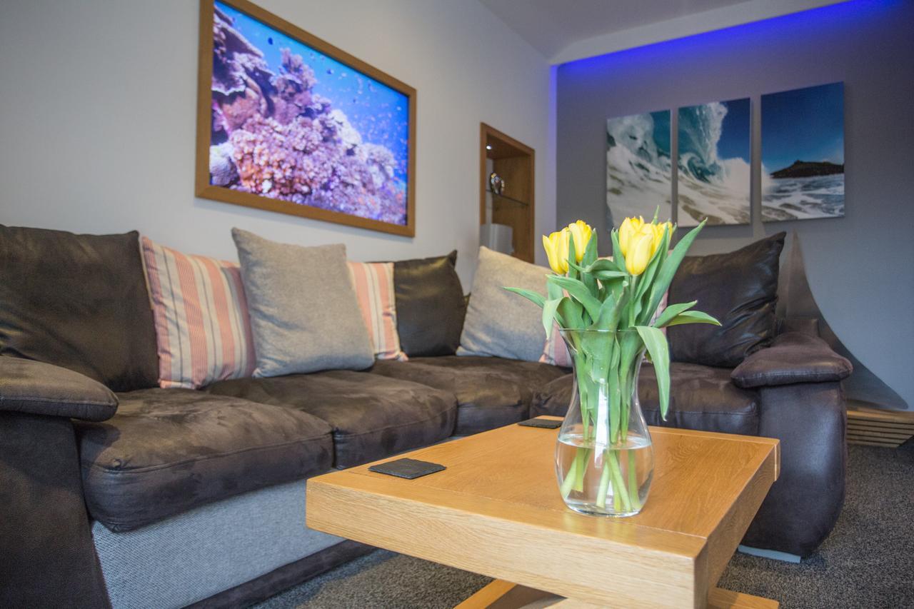 The Oceanic Luxury Aparthotel Falmouth Bagian luar foto