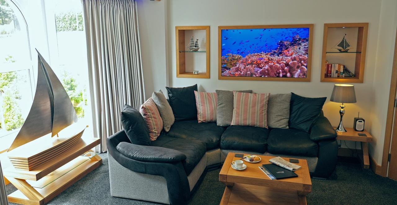 The Oceanic Luxury Aparthotel Falmouth Bagian luar foto
