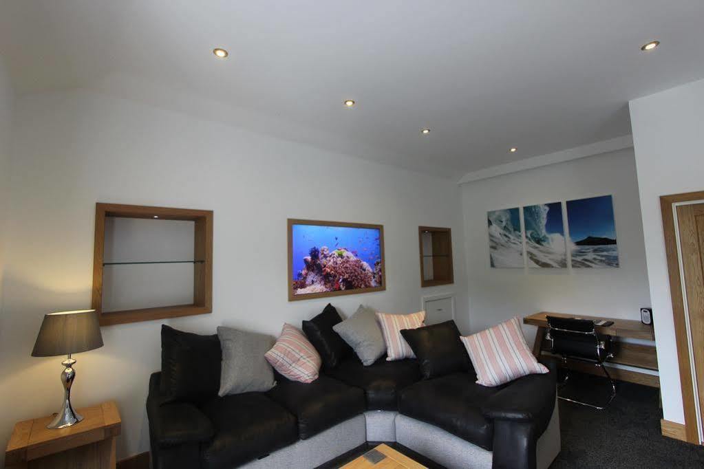 The Oceanic Luxury Aparthotel Falmouth Bagian luar foto