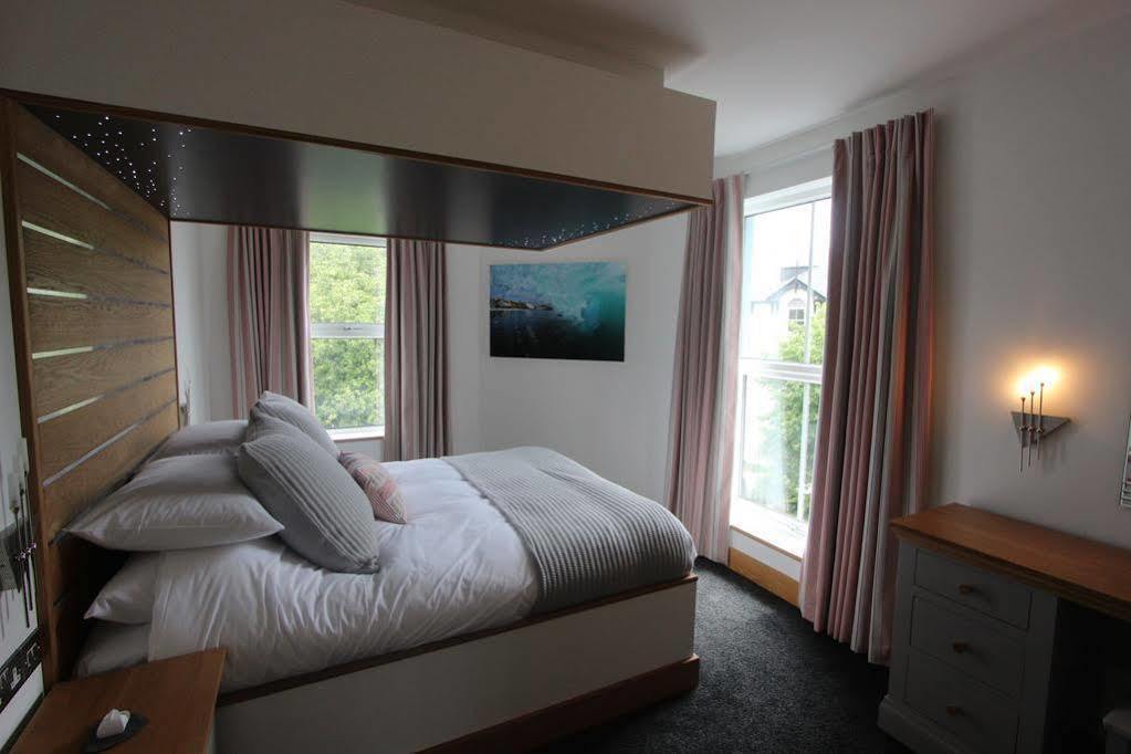 The Oceanic Luxury Aparthotel Falmouth Bagian luar foto