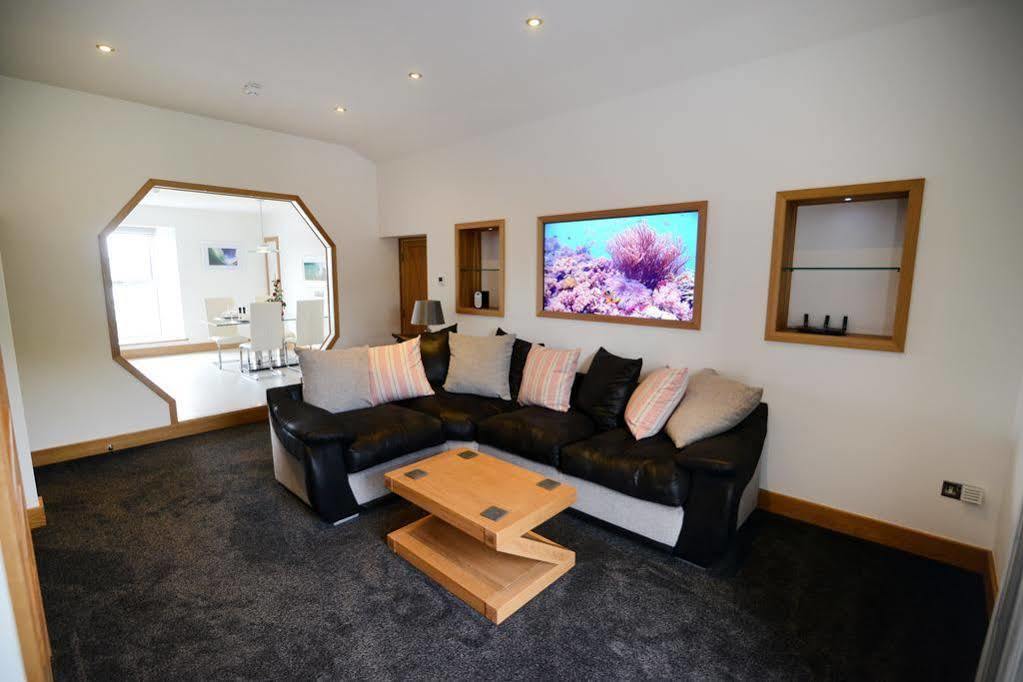 The Oceanic Luxury Aparthotel Falmouth Bagian luar foto