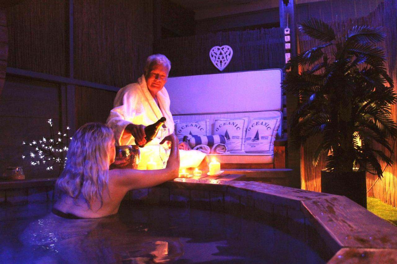 The Oceanic Luxury Aparthotel Falmouth Bagian luar foto